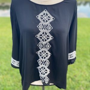 Black & White Embroidered 3/4 Sleeve High Low Top